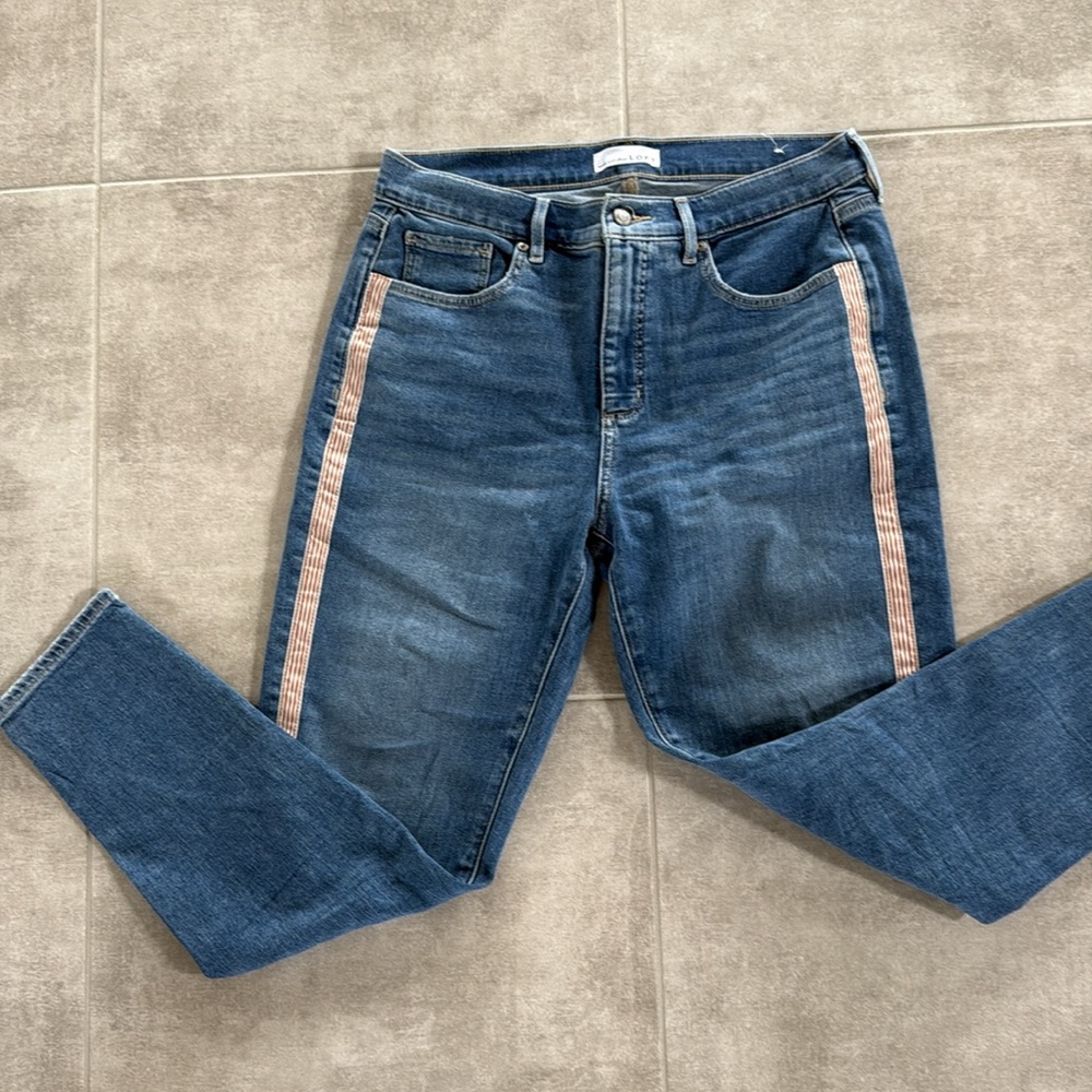 *LIKE NEW* LOFT Modern "The Skinny" Medium Wash Jeans w/Red/White Stripe Trim